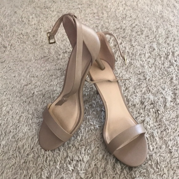 Peep toe ankle strap heals - Picture 2 of 5